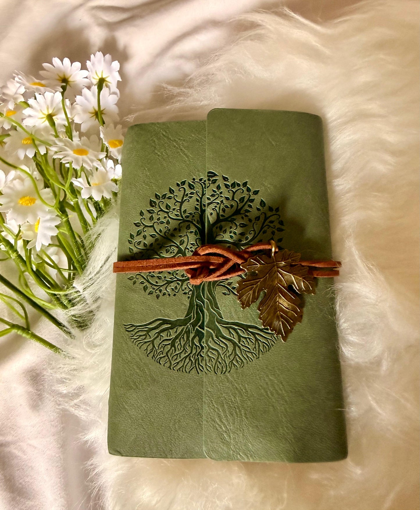 Vintage Spiral A6 Journal Gift Set – Notebook with 2 Black & Gold Gel Pens and 5 Refills